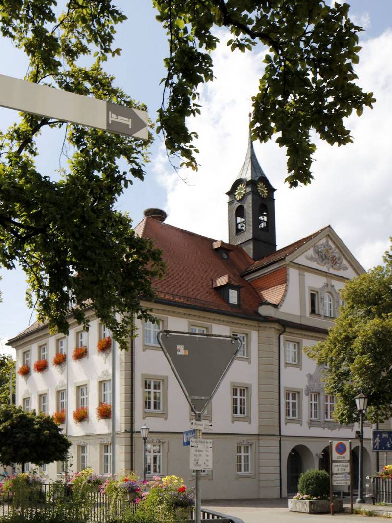 Rathaus Ochsenhausen Kontakt- und Öffnungszeiten