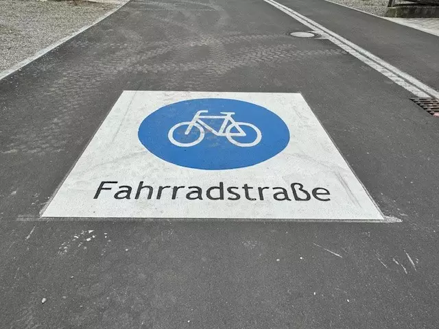 Das Symbol für die Fahrradstraße